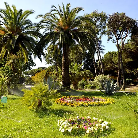 La Serra Village &