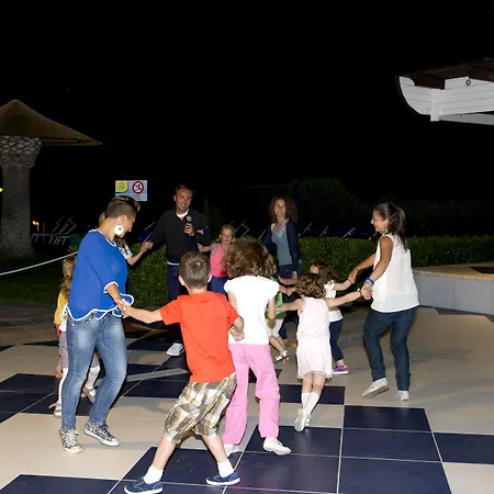 La Serra Village &