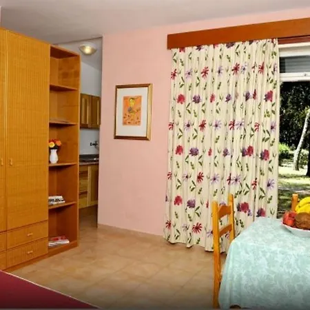 La Serra Village &